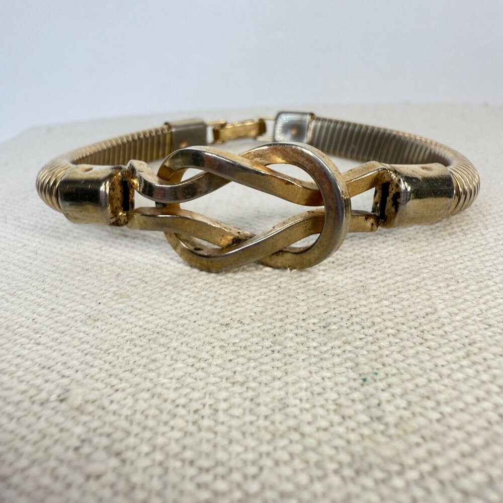 Brookcraft Knot Bracelet Signed Gold-Tone‎ Vintage